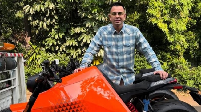 Motor listrik termahal dipamerkan Raffi Ahmad. Harga setara dengan BYD Sealion (Instagram)