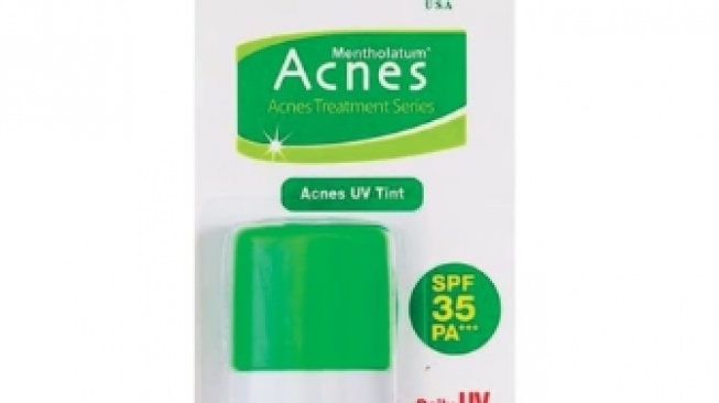 Sunscreen Acnes untuk kulit berjerawat.