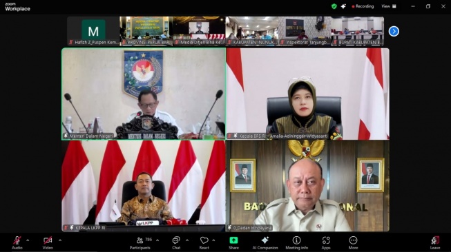Rapat Koordinasi Percepatan Realisasi APBD 2025 diselenggarakan melalui video conference dari Kantor Pusat Kemendagri, Jakarta (Dok: Kemendagri)