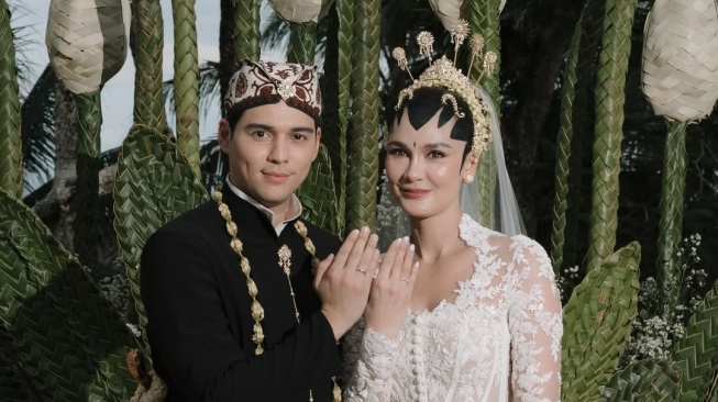 Resmi Menikah, Podcast Lawas Buktikan Luna Maya 'Gencar' Merayu Maxime Bouttier Sejak Dulu!