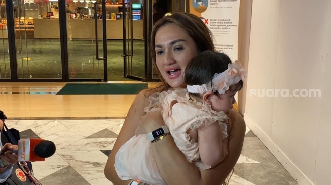 Tengku Dewi Putri Malah Bersyukur Andrew Andika Punya Pacar Baru