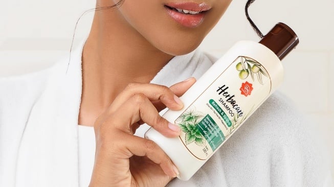 Viva Herbacare Shampoo Refresh & Balance. [Instagram/@viva.cosmetics]