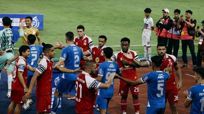 Bandung Membiru: Bobotoh Gelar Konvoi Perayaan Persib Juara Malam Ini