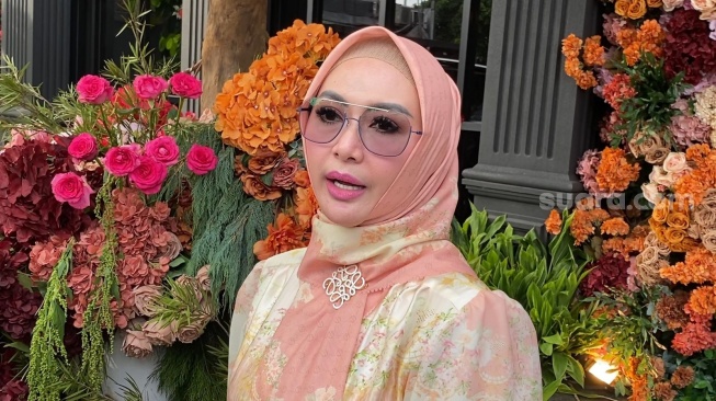 Eddies Adelia dalam sebuah wawancara di kawasan Kemang, Jakarta, Jumat, 9 Mei 2025. [Suara.com/Adiyoga Priyambodo]