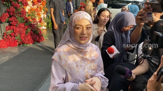 Celine Evangelista di kawasan Kemang, Jakarta, Jumat, 9 Mei 2025. [Suara.com/Adiyoga Priyambodo]