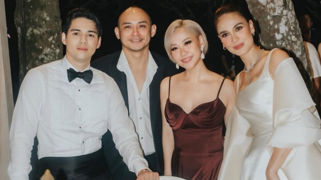 BCL bagikan foto di resepsi pernikahan Luna Maya dan Maxiem Bouttier (Instagram)