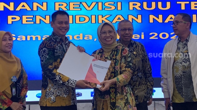 Komisi X DPR RI Serap Aspirasi Revisi UU Sisdiknas dari Kaltim