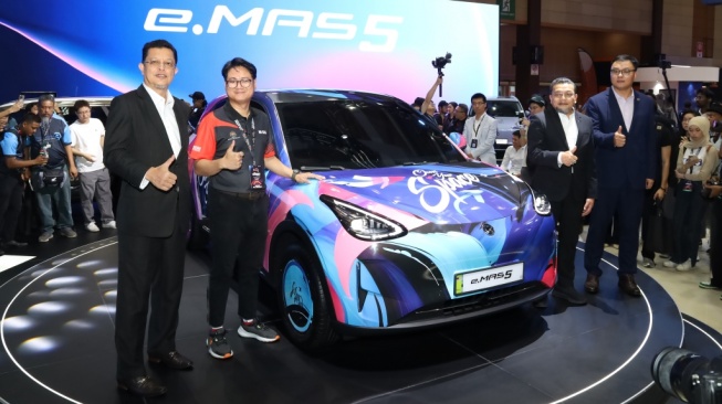 Proton e.MAS 5 diluncurkan di ajang Malaysia Autoshow 2025 pada 9 Mei 2025. [Dok Proton]