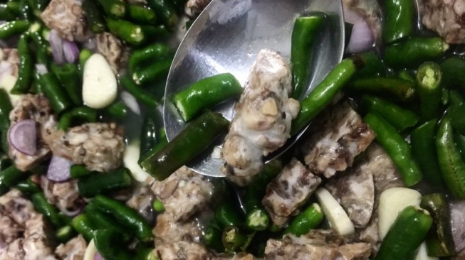 Makanan khas Temanggung salah satunya, Empis-Empis Tempe. (Twitter)