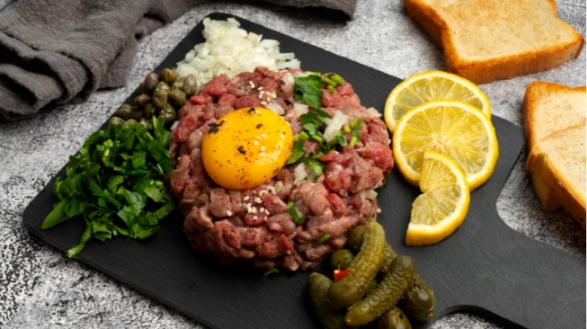 Jangan Nekat! Ini Daftar Makanan yang Berbahaya kalau Dimakan Mentah