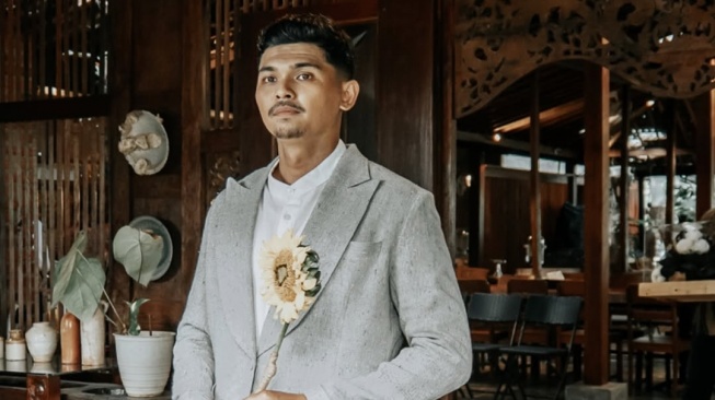 Aci Resti kenakan outfit tradisional saat menggelar akad nikah (Instagram)