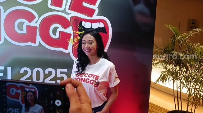 Asri Welas ditemui di Epicentrum, Jakarta Selatan pada Jumat, 9 Mei 2025. [Suaraa.com/Rena Pangesti]