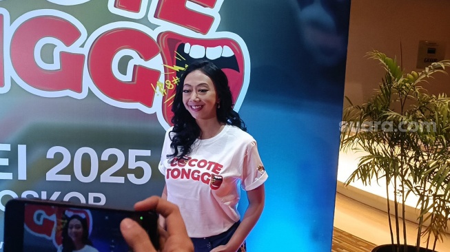 Asri Welas ditemui di Epicentrum, Jakarta Selatan pada Jumat, 9 Mei 2025. [Suaraa.com/Rena Pangesti]