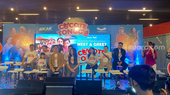 Film 'Cocote Tonggo' sukses menggelar special screening yang penuh antusiasme di The Park Cinema XXI, Sukoharjo, Sabtu (10/5/2025) malam. [Suara.com/Ronald Seger Prabowo]
