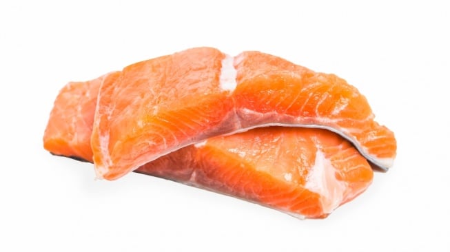 Ilustrasi ikan salmon - Ikan salmon menjadi makanan yang bisa tumbuhkan rambut alami (Freepik)
