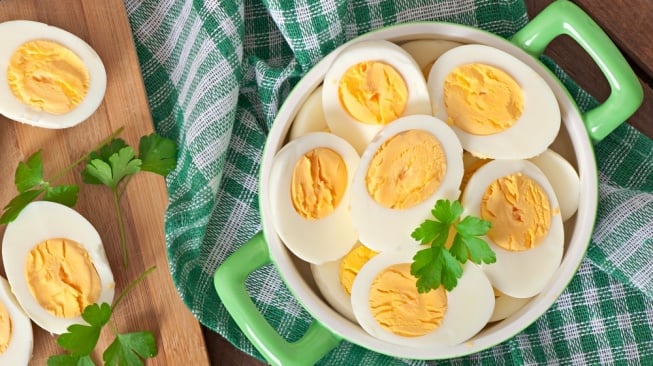 Ilustrasi telur - Telur menjadi makanan yang bisa tumbuhkan rambut alami (Freepik)