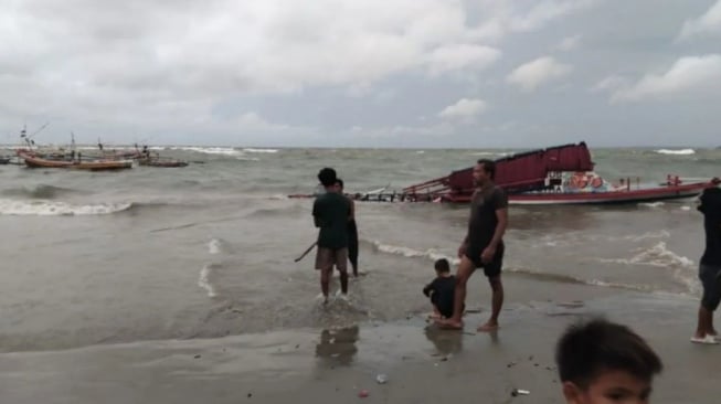 Kapal Tenggelam Usai Wisata ke Pulau Tikus Bengkulu, 7 Orang Tewas