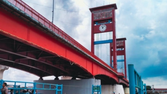 jembatan Ampera di kota Palembang, Sumatera Selatan