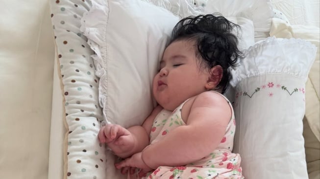 Hagia anak Jessica Iskandar curi perhatian (Instagram)