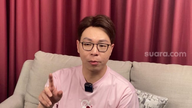 Dokter kecantikan Richard Lee dalam sebuah wawancara di kawasan Setiabudi, Jakarta, Senin, 12 Mei 2025 [Suara.com/Adiyoga Priyambodo].