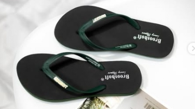 Sandal jepit brooshoft. [Instagram/@brooshoft.official]