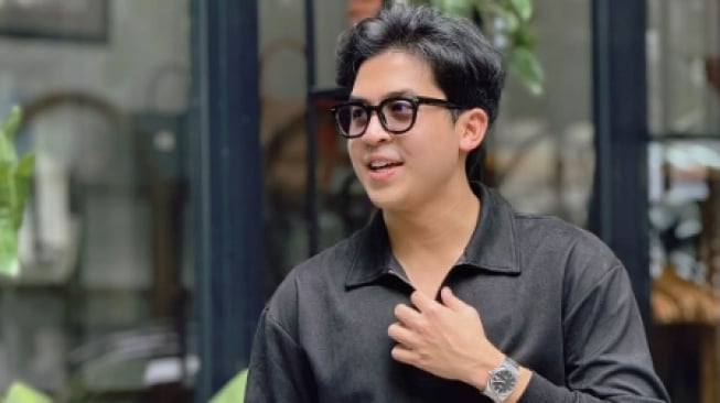 6 Inspirasi Casual Look ala Jerome Polin untuk Tampil Stand Out All Day