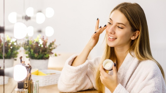 Urutan Skincare Malam yang Benar, Jangan Salah agar Produk Bekerja Maksimal