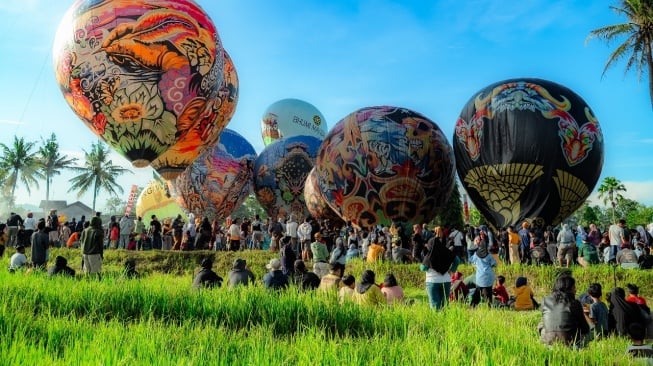 Kemeriahan Waisak di Borobudur Peace Festival 2025: Dari Paduan Suara Anak hingga Festival Balon