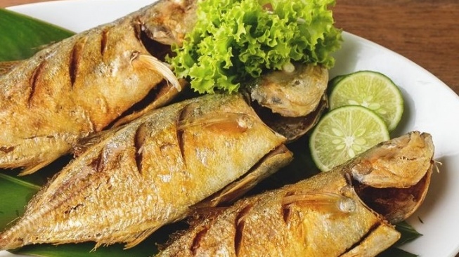 Konsumsi ikan juga membantu untuk menurunkan kembali berat badan yang menanjak ketika libur Waisak. (Twitter)