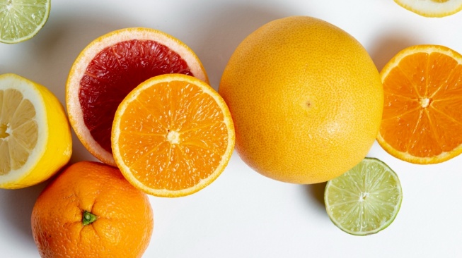 Ilustrasi buah-buahan citrus (Freepik)