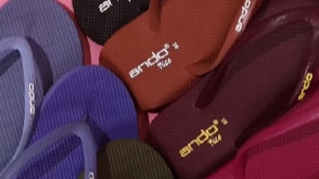 Sandal jepit Ando. [Instagram/@ando.indonesia]