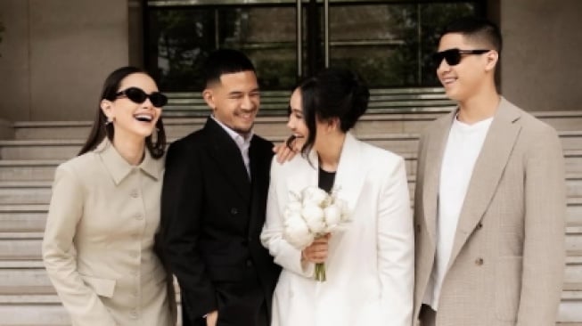 8 Potret Pernikahan Kakak Alyssa Daguise, Alexandra Daguise yang Digelar Sederhana di Paris