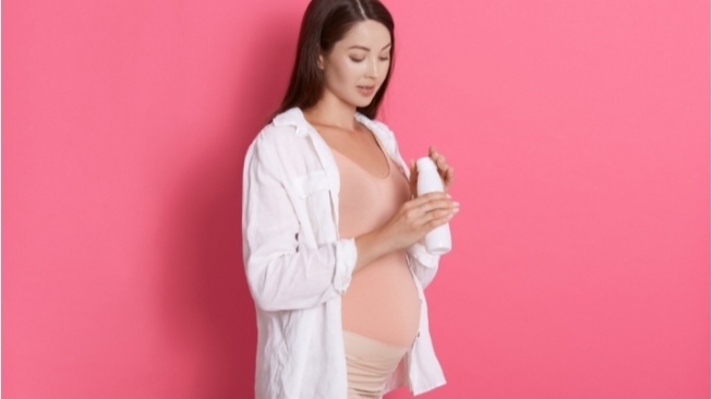 Tips Memilih Skincare untuk Ibu Hamil, Ketahui Bahan Berbahaya & Alternatif Amannya