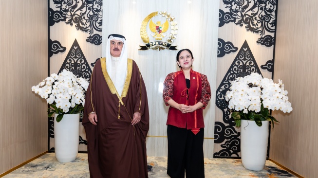 Puan bertemu dengan Ketua Majelis Nasional Rakyat Aljazair, Ibrahim Boughali, kemudian pertemuan dengan Ketua Parlemen Kerajaan Bahrain, Ahmed bin Salman Al Musalam, dan disusul pertemuan dengan Ketua Dewan Syura Kesultanan Oman, Khalid Hilal Nasser Al Maawali (Dok: DPR)
