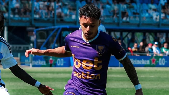 Sejak dipanggil membela Timnas Indonesia, Dean James terus menunjukkan dedikasi tinggi meskipun karier klubnya berlangsung di luar negeri. Kombinasi antara pengalaman bertanding di Liga Belanda dan adaptasinya yang cepat dengan gaya bermain Timnas menjadi nilai tambah tersendiri. (ig Dean James)