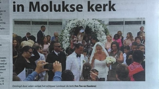 Potret Denny Landzaat Nikahi Annemarie de Waal di Gereja Maluku [Tangkap layar Facebook]