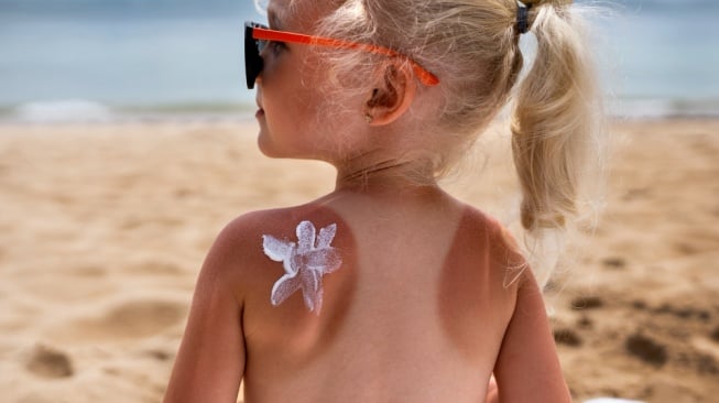 8 Rekomendasi Sunscreen untuk Anak-Anak, Aman dan Nggak Pedih di Mata