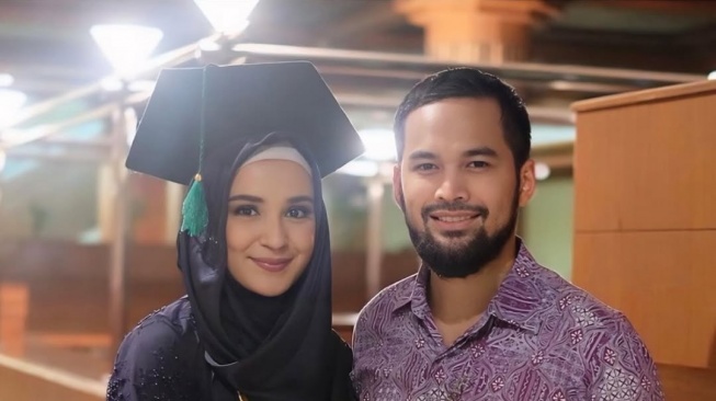 Teuku Wisnu lulus kuliah (Instagram)