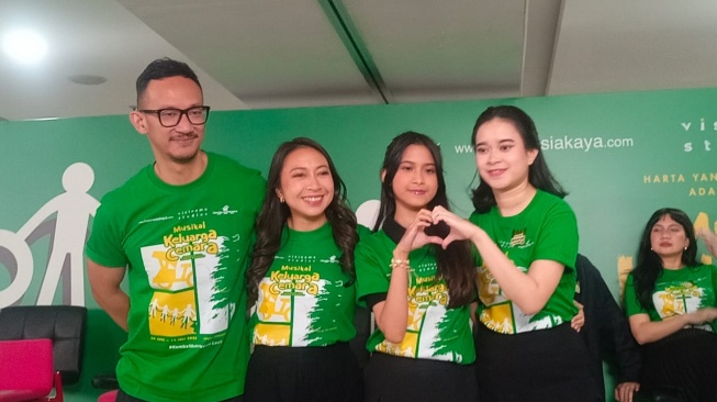 Para pemain drama Musikal Keluarga Cemara saat konferensi pers di Ciputra Artpreneur, Kuningan, Jakarta Selatan pada Rabu, 13 Mei 2025. [Suara.com Rena Pangesti]