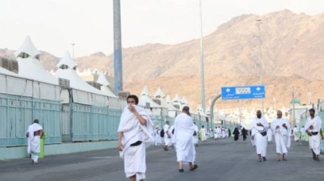 Suhu Mencapai 42 Derajat di Makkah, Ini Tips Aman Berhaji Saat Cuaca Ekstrem