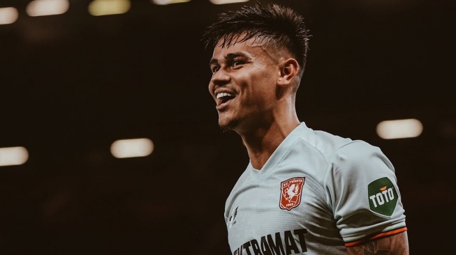 Liga Europa Pamerkan Skill Pemain Timnas Indonesia Mees Hilgers