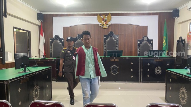 Sidang Pledoi Menjelang Vonis, Agus Difabel Nangis Sampai Muntah