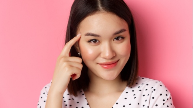 Tips Menebalkan Alis secara Alami dengan Minyak Kemiri, Dijamin Mudah dan Murah