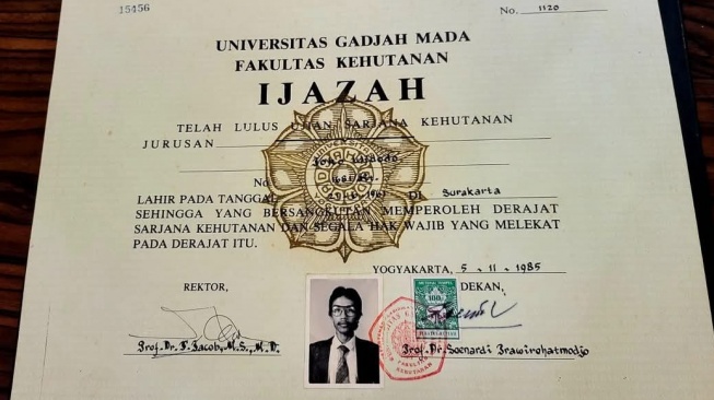 UGM Digugat Rp1.069 Triliun Soal Ijazah Jokowi, Rupiah Bisa Jadi Rp20 Ribu?