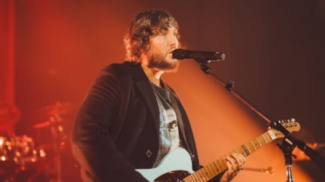 James Arthur Suarakan Beratnya Hubungan LDR Lewat Lagu Car's Outside