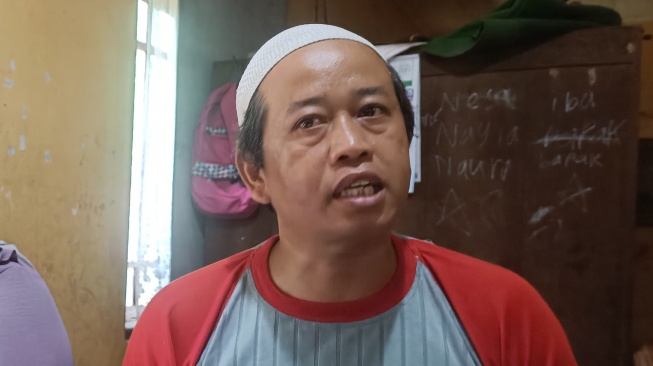 Hedi Ludiman korban dugaan mafia tanah di Sleman saat ditemui di rumahnya, Rabu (14/5/2025). [Hiskia/Suarajogja] (49)