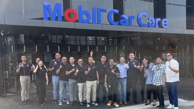 Mobil Lubricants meresmikan Mobil Car Care pada kuartal 1 tahun 2025 dengan menggandeng Bengkel Trijaya Ban Cibubur untuk memperluas jaringan pemasaran. (Foto: Mobil Lubricants)