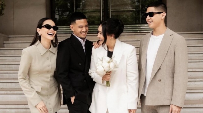 Alyssa Daguise dan Kakak Kandung Menikah di Tahun Sama, Pamali?