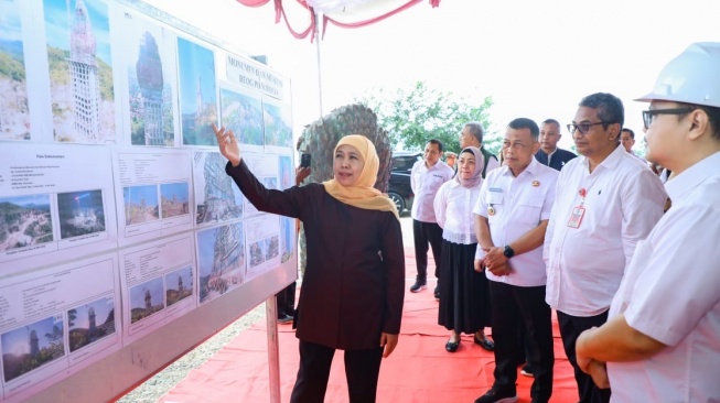 Gubernur Khofifah Apresiasi Budayawan Pejuang Peradaban, Tinjau Pembangunan Museum Reog Ponorogo