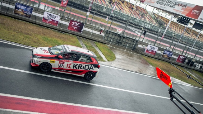 Agya GR Sport unjuk performa di event Mandalika Festival of Speed 2025 di Sirkuit Mandalika, Lombok Tengah, Nusa Tenggara Barat. (Foto: TAM)